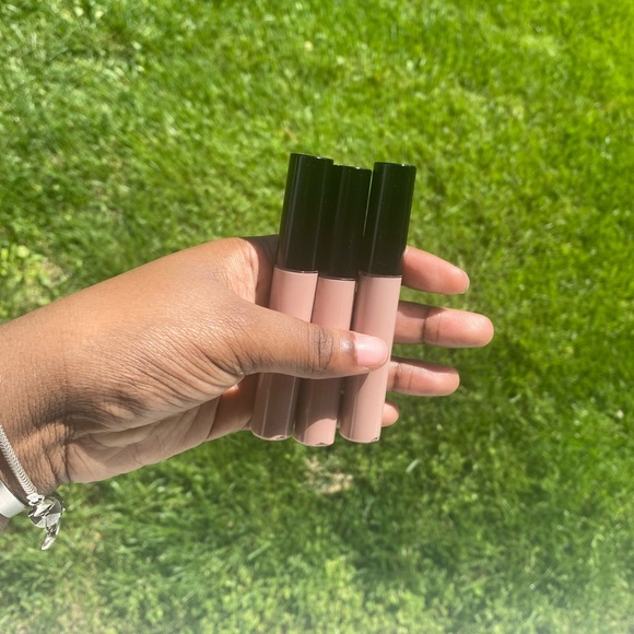 Lip gloss - Picture 6 of 10